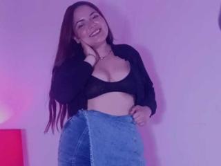 Prikaži popoln profil modela CherryScarlett