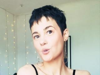Se komplett profil för FrancaisePhoenix