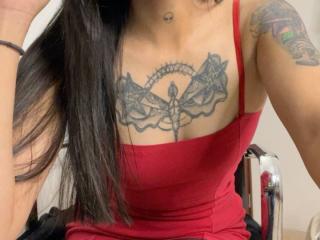 Prikaži popoln profil modela NiaWhitee