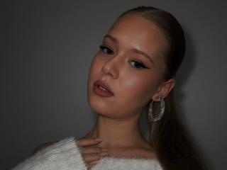 Se komplett profil för LillianaWhang