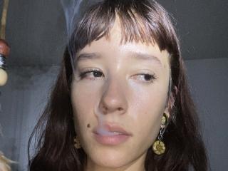 Xem hồ sơ đầy đủ của JuliethCourtouis