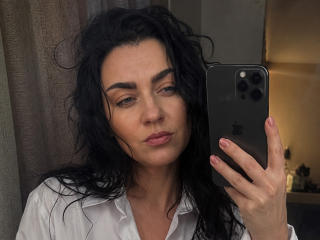 Prikaži popoln profil modela KarolineFran