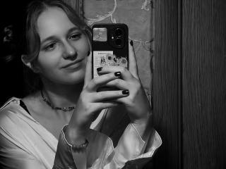 Prikaži popoln profil modela ColettaCorman