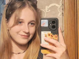 Prikaži popoln profil modela ColettaCorman