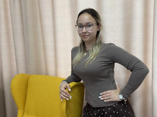 Prikaži popoln profil modela NikaSail