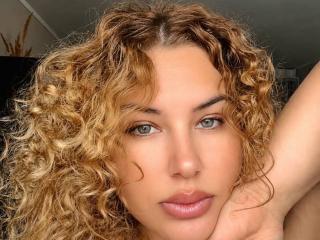 Prikaži popoln profil modela AvaQueen