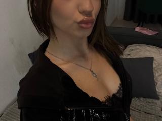 ShanekaKonig's Model Profile