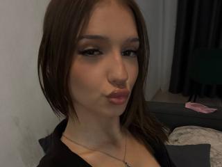 ShanekaKonig's Model Profile