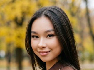 См. подробные сведения о модели NadineYauger