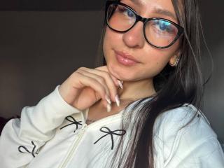 См. подробные сведения о модели MaddyCarina