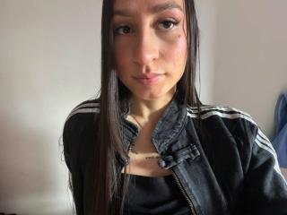 См. подробные сведения о модели MaddyCarina