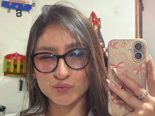См. подробные сведения о модели MaddyCarina