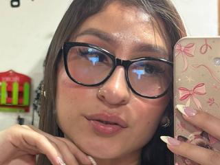 См. подробные сведения о модели MaddyCarina