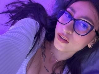 См. подробные сведения о модели MaddyCarina