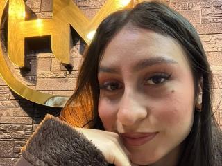 См. подробные сведения о модели MaddyCarina