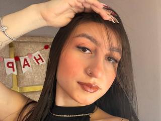 См. подробные сведения о модели MaddyCarina