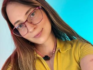 Yksityiskohtaiset tiedot mallista AmberWoody