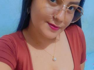 Yksityiskohtaiset tiedot mallista SelenaCollins