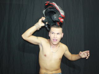 AndyPlay - Live cam hot with a trimmed sexual organ Homosexuals 