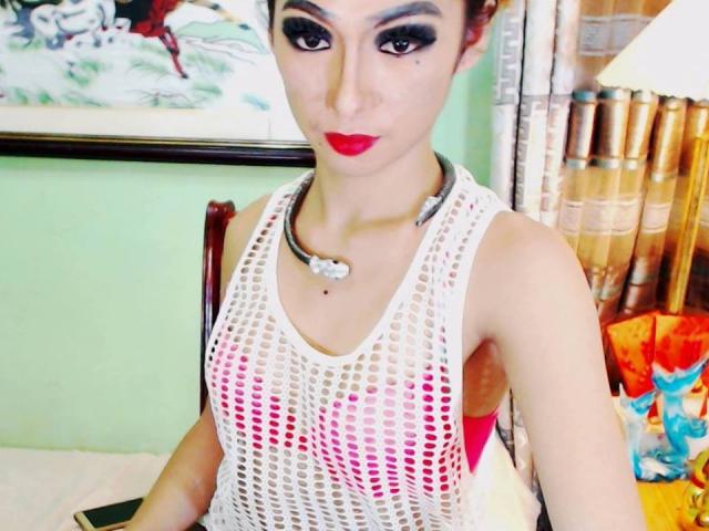 QueenOfCum - online chat porn with this standard titty Ladyboy 