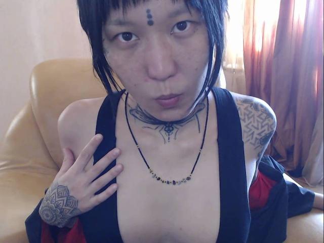 LollyMio - Web cam hot with this standard body Young and sexy lady 