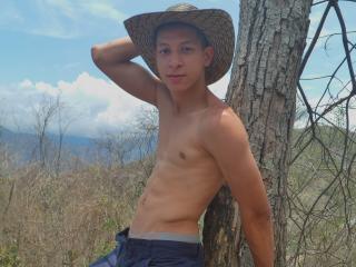AdanMonsterDick - Live cam nude with a latin american Men sexually attracted to the same sex 
