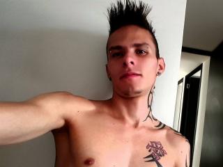 YeremyWalker - online show porn with this brunet Horny gay lads 