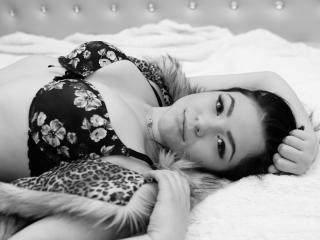 CaitllynIvy - Chat cam sex with a charcoal hair Hot chicks 