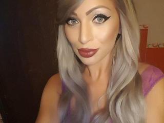 NymphoChaudeX - Web cam sexy with a blond Young and sexy lady 