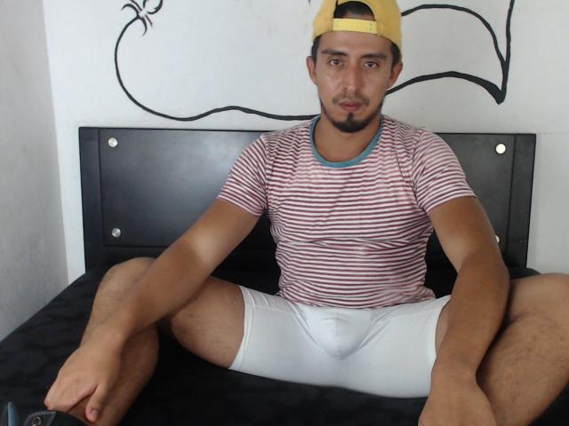 DanielBigDick - Live chat xXx with this Homosexuals with well built 