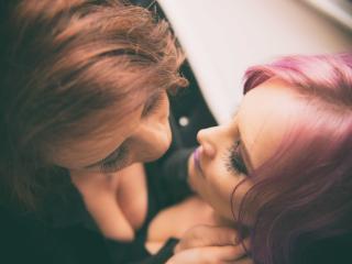 AliciaAndTonia - Live Sex Cam - 4273525