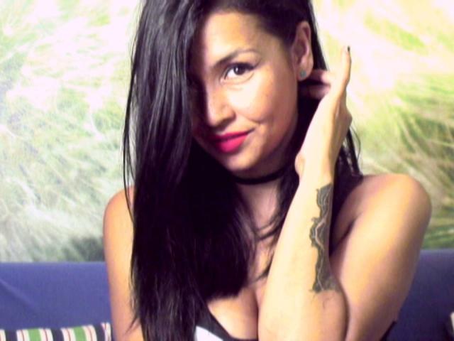 HerMagicInk - chat online hard with a fit physique 18+ teen woman 