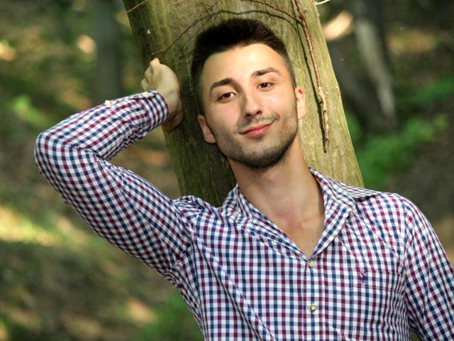 Karolino - online chat sex with this trimmed sexual organ Gays 