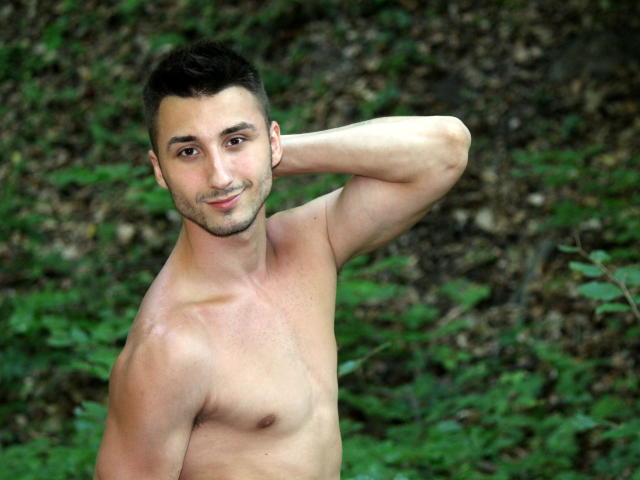 Karolino - Live nude with a being from Europe Homosexuals 