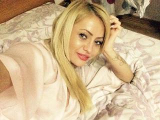 EvaFeminine - Show exciting with a platinum hair Young lady 