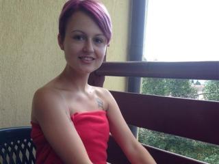 DivineClara - Web cam exciting with this shaved intimate parts Hot babe 