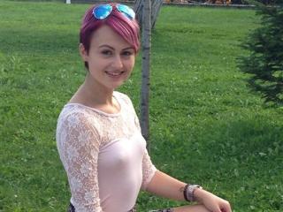 DivineClara - online chat nude with a Girl with small boobs 