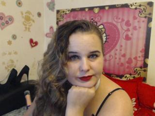 YourOnlyQueen - Live chat sex with a Hot babe with gigantic titties 