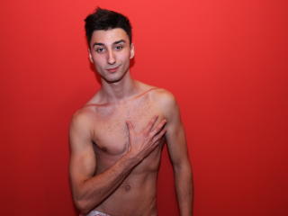 Karolino - Chat live hard with a trimmed genital area Gays 
