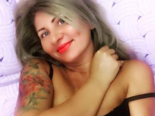 ChaudeEvely - online chat x with this Attractive woman with huge tits 