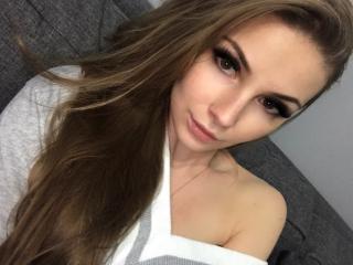 LarissaSexy69 - Webcam live porn avec une Splendide nana hot avec des seins de rêve sur XloveCam 