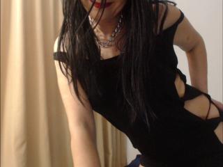 HottCharlotte69 - online chat sexy with a charcoal hair MILF 