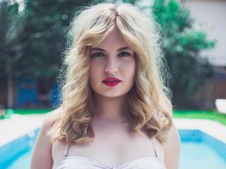 CarryBelle - Live hot with this sandy hair Girl 