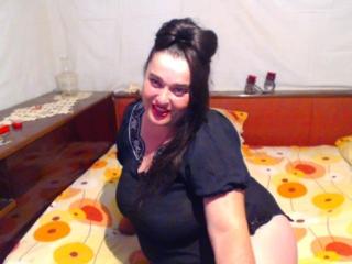 LaraBriliant - Video chat porn with this being from Europe Lady over 35 
