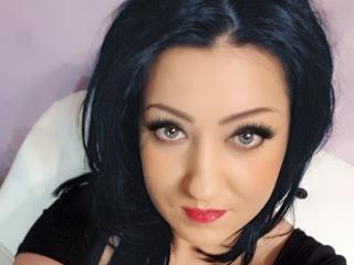 BeauxYeuxx - Live chat x with this shaved pubis 18+ teen woman 