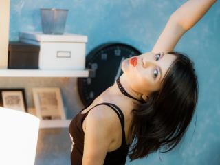 SophiaGreens - Cam x avec cette Merveilleuse jeune jeune model en chaleur épilée sur le site Xlove 