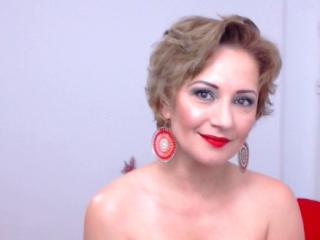 NicoleHottiest - Web cam sex with this well built Mature 