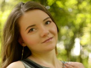 ReyaMagnifique - Live cam hard with this European Hot chicks 