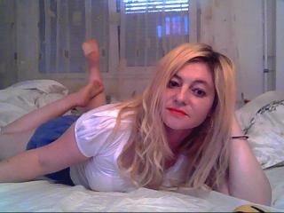 EliseHOT - Webcam sex with a gold hair Sexy babes 