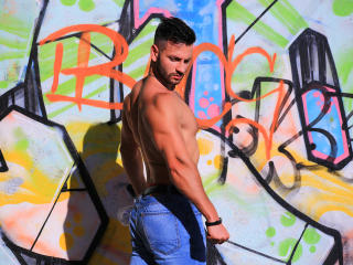 MarisMuscle - online chat exciting with this White Horny gay lads 